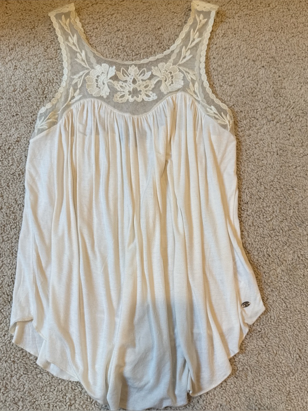 American eagle White lace tank top with floral embroidery. Size S.